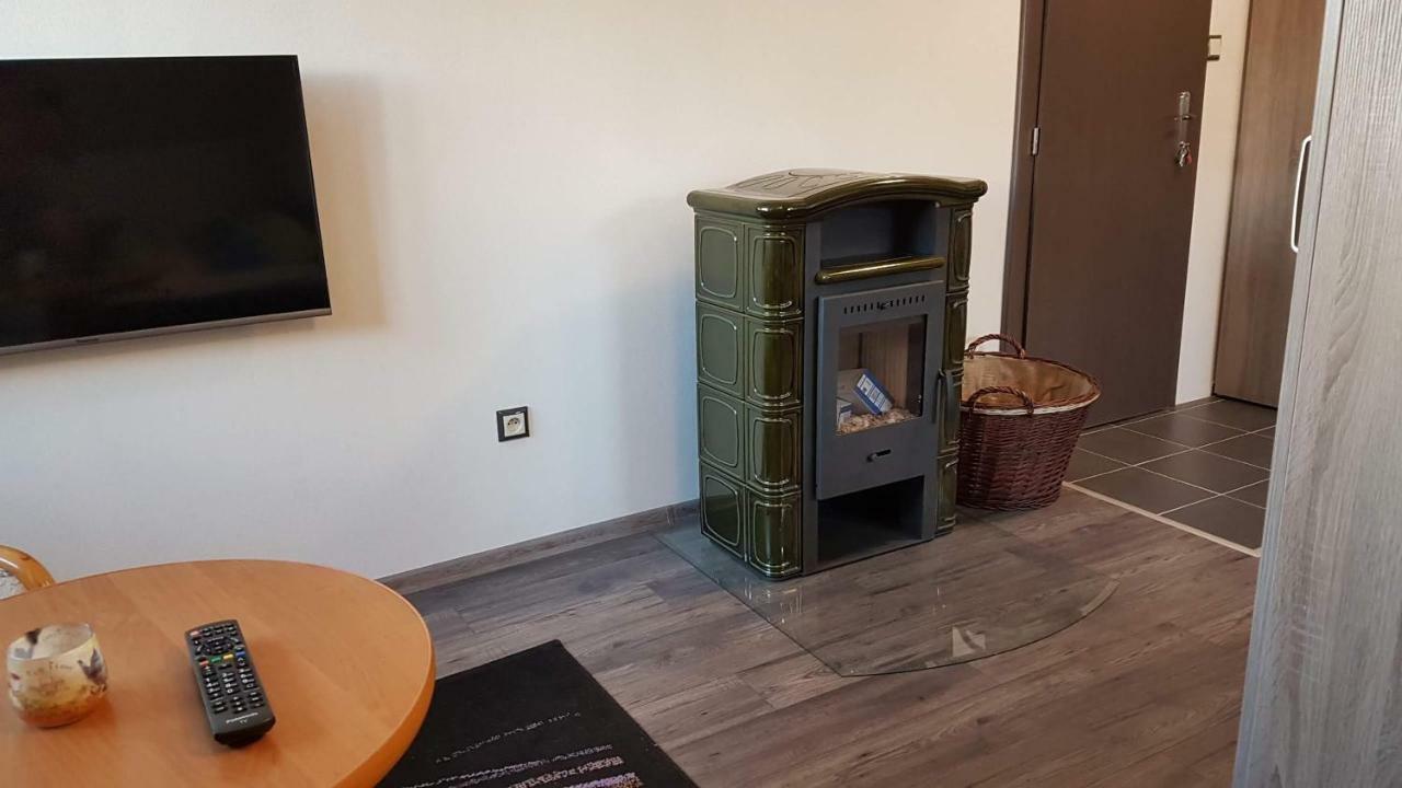 Room With A High Tatras View And Fireplace Štrba Екстериор снимка
